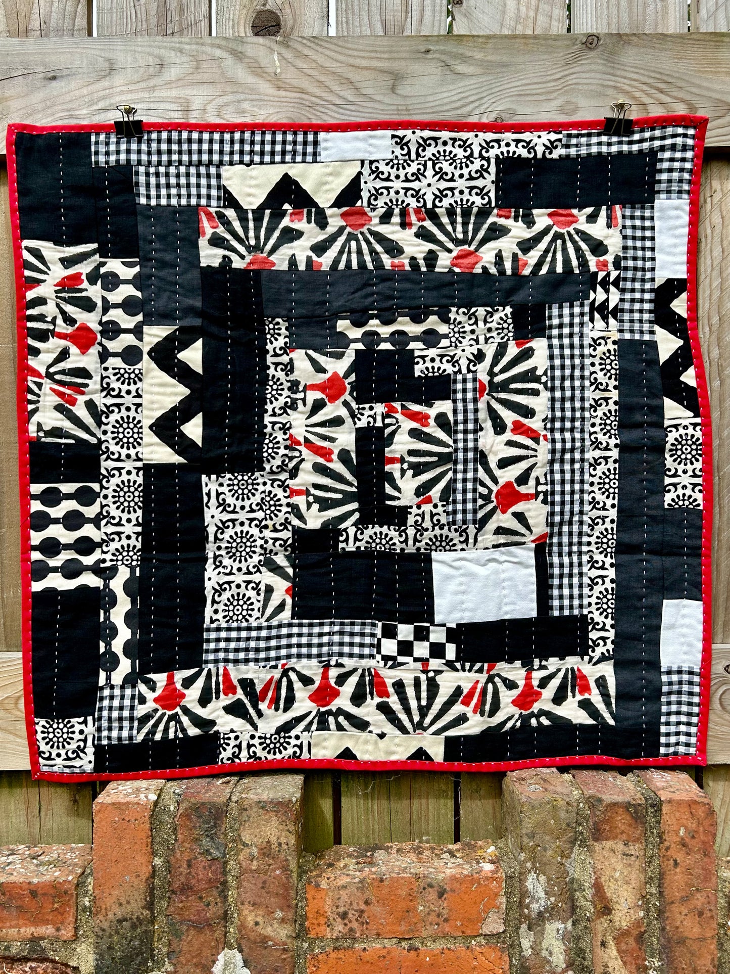 Sunrise 'Log Cabin' Variation Mini Quilt / Quilted Wall Hanging